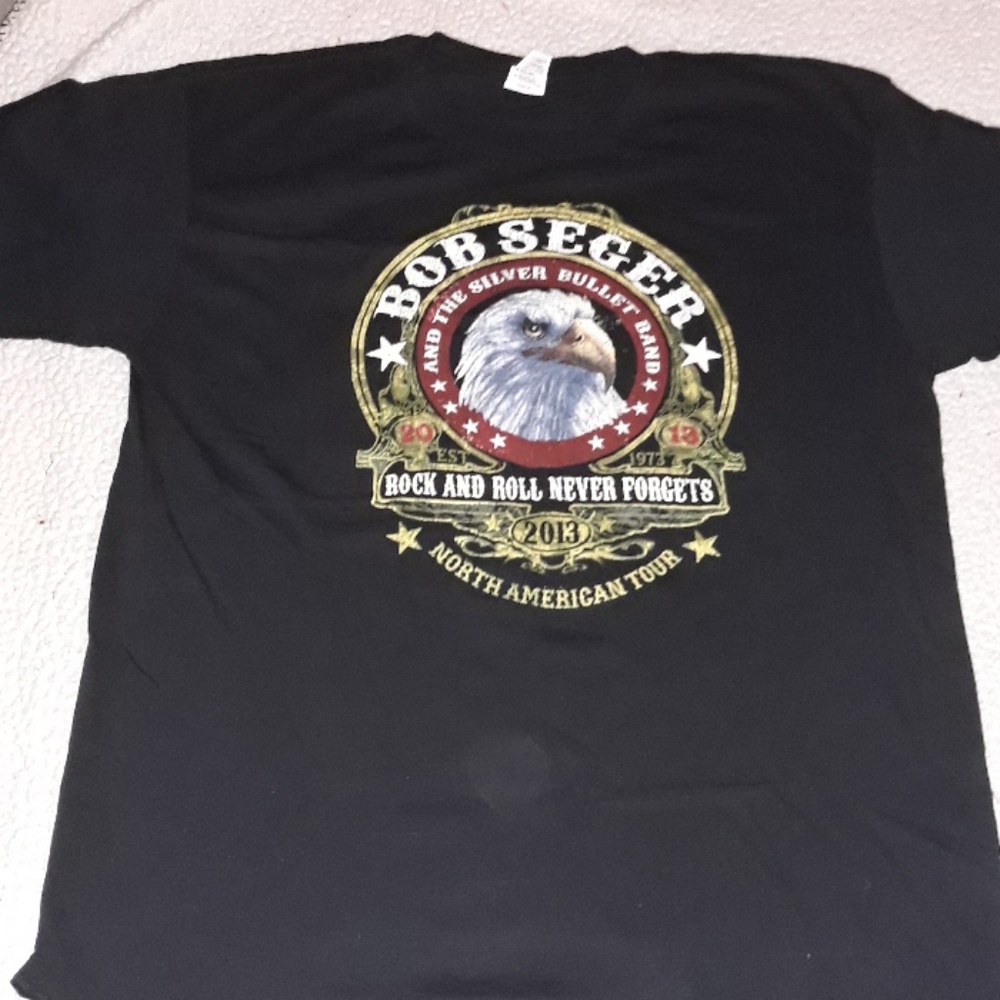 AUTHENTIC BOB SEGER "ROCK AND ROLL NEVER FORGETS"